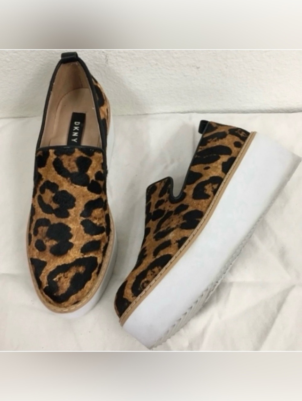DKNY Women's Bari Cow Hair Cheetah Print Platform Sneakers Size 6.5 Streetwear